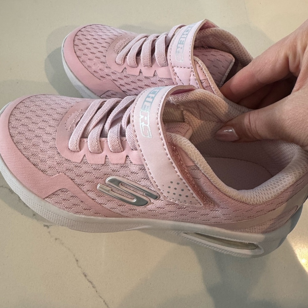 Skechers Girls Soft Pink Microspec Sneakers- New- Never worn-Size 1